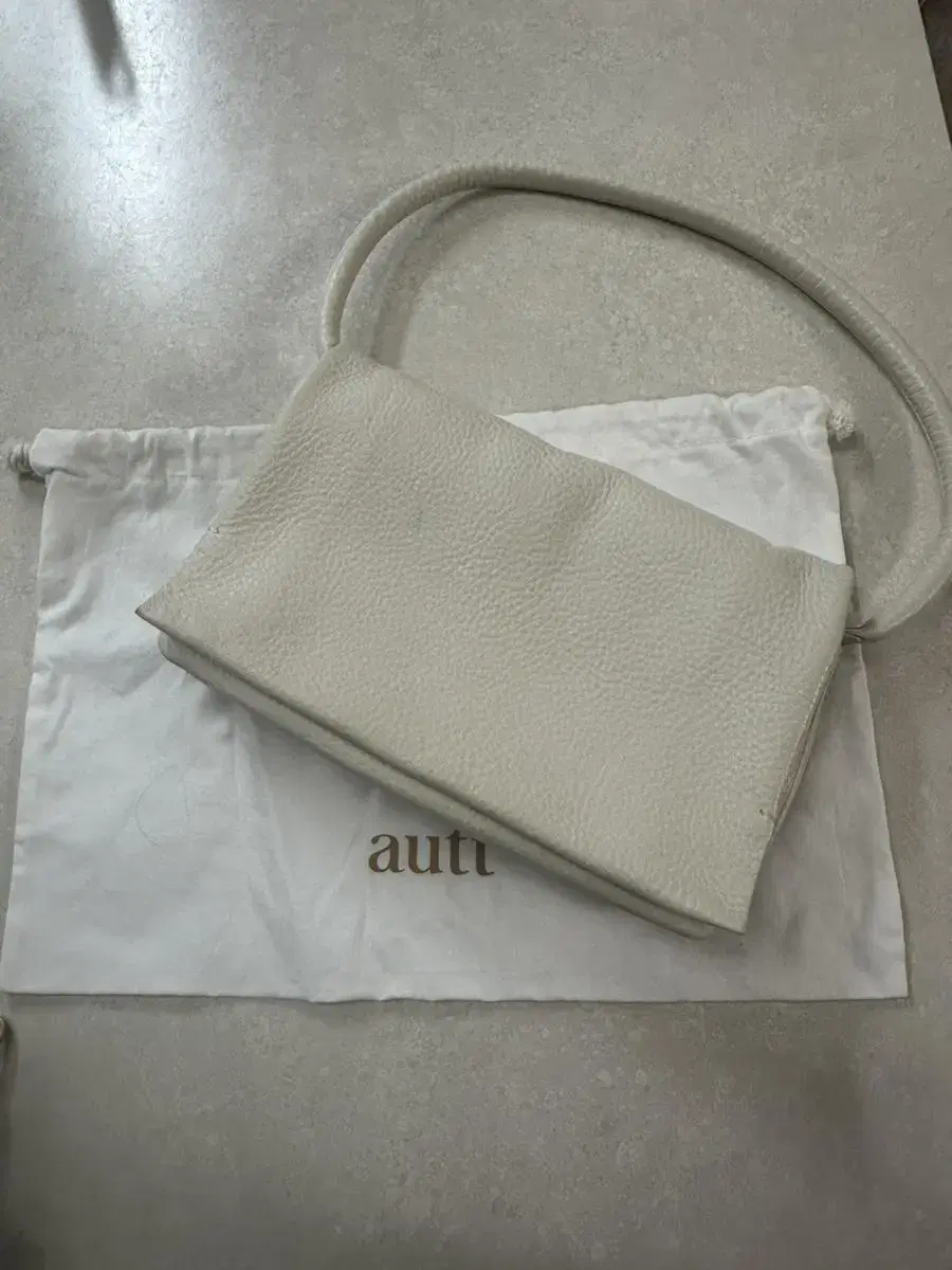 Autt folded bag 어트 폴디드백